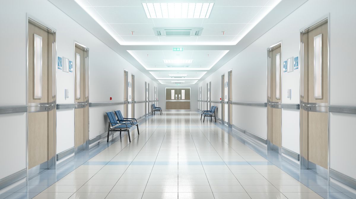 Nemocnice jsou v úzkých: Jak ušetřit, aby to na pacienty nemělo vliv